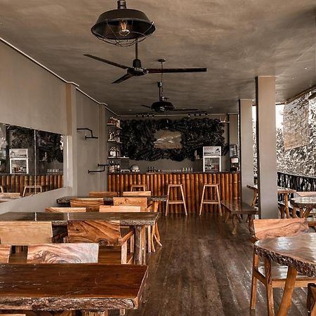 Resting Rabbit Hostel シキホール エクステリア 写真