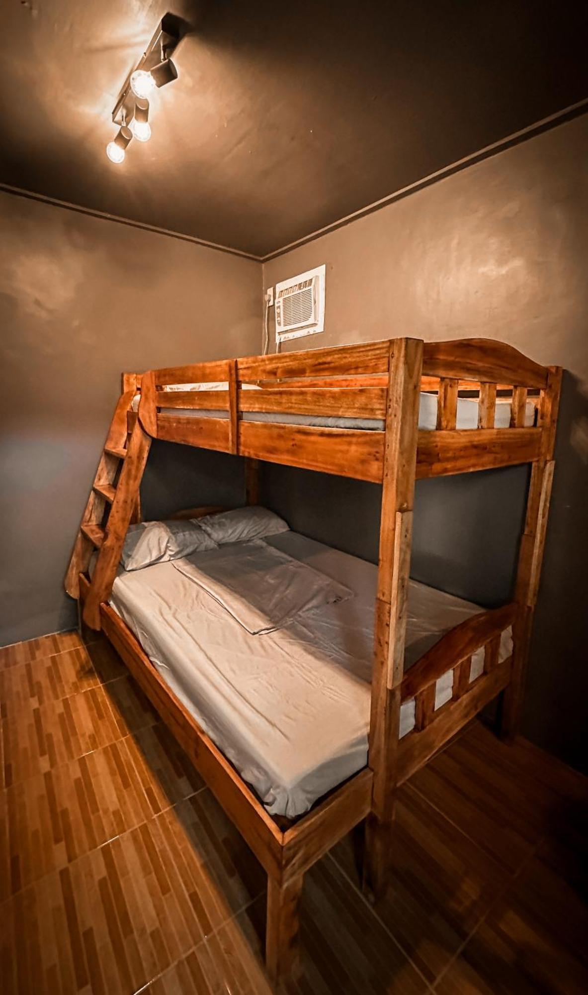 Resting Rabbit Hostel シキホール エクステリア 写真