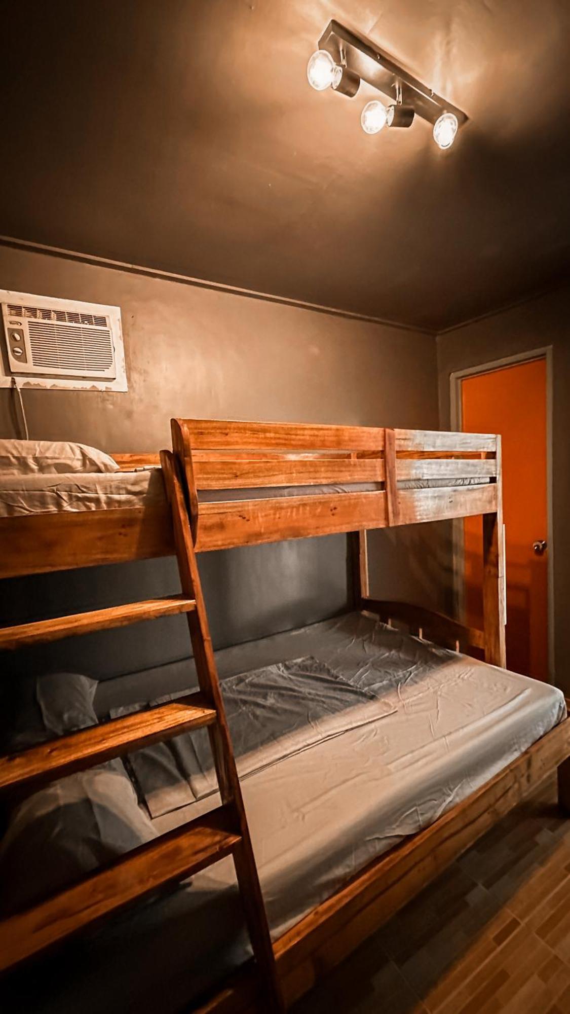 Resting Rabbit Hostel シキホール エクステリア 写真