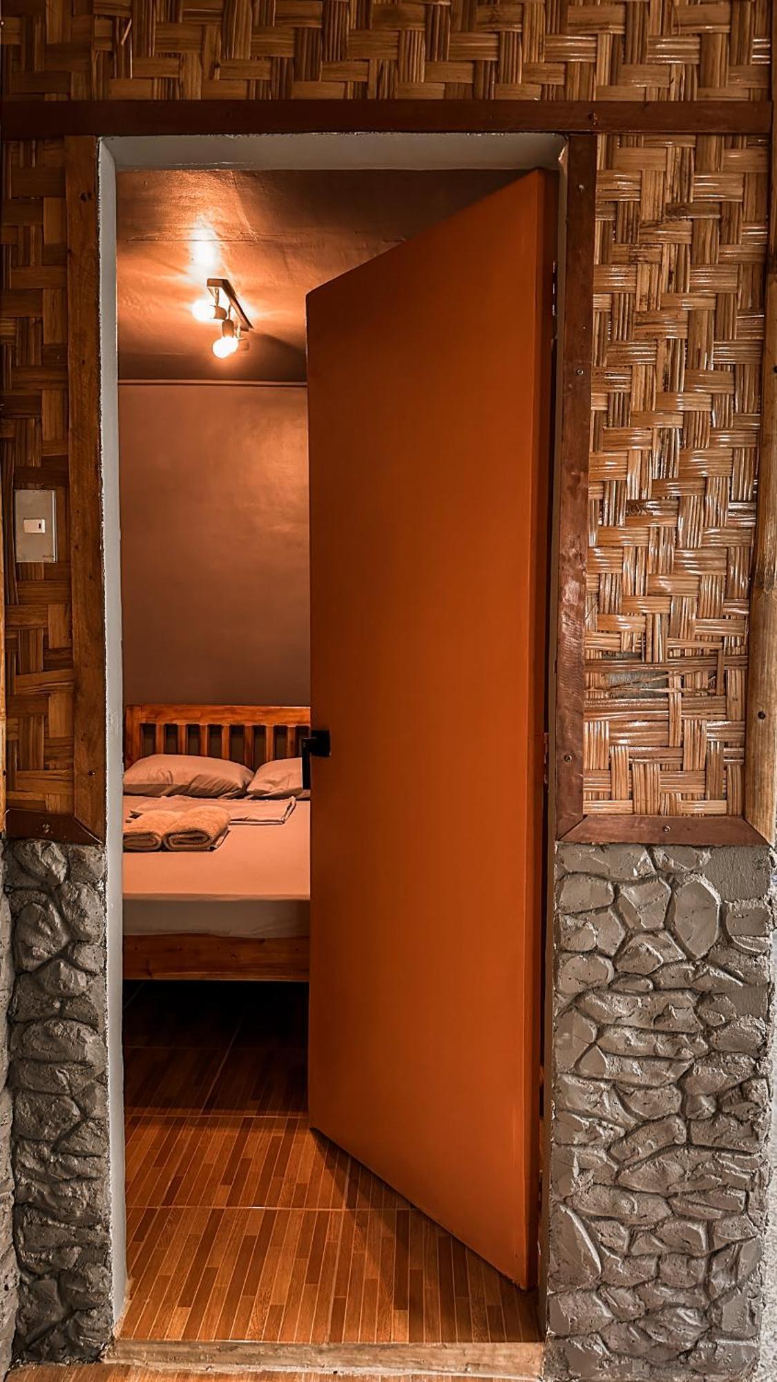 Resting Rabbit Hostel シキホール エクステリア 写真