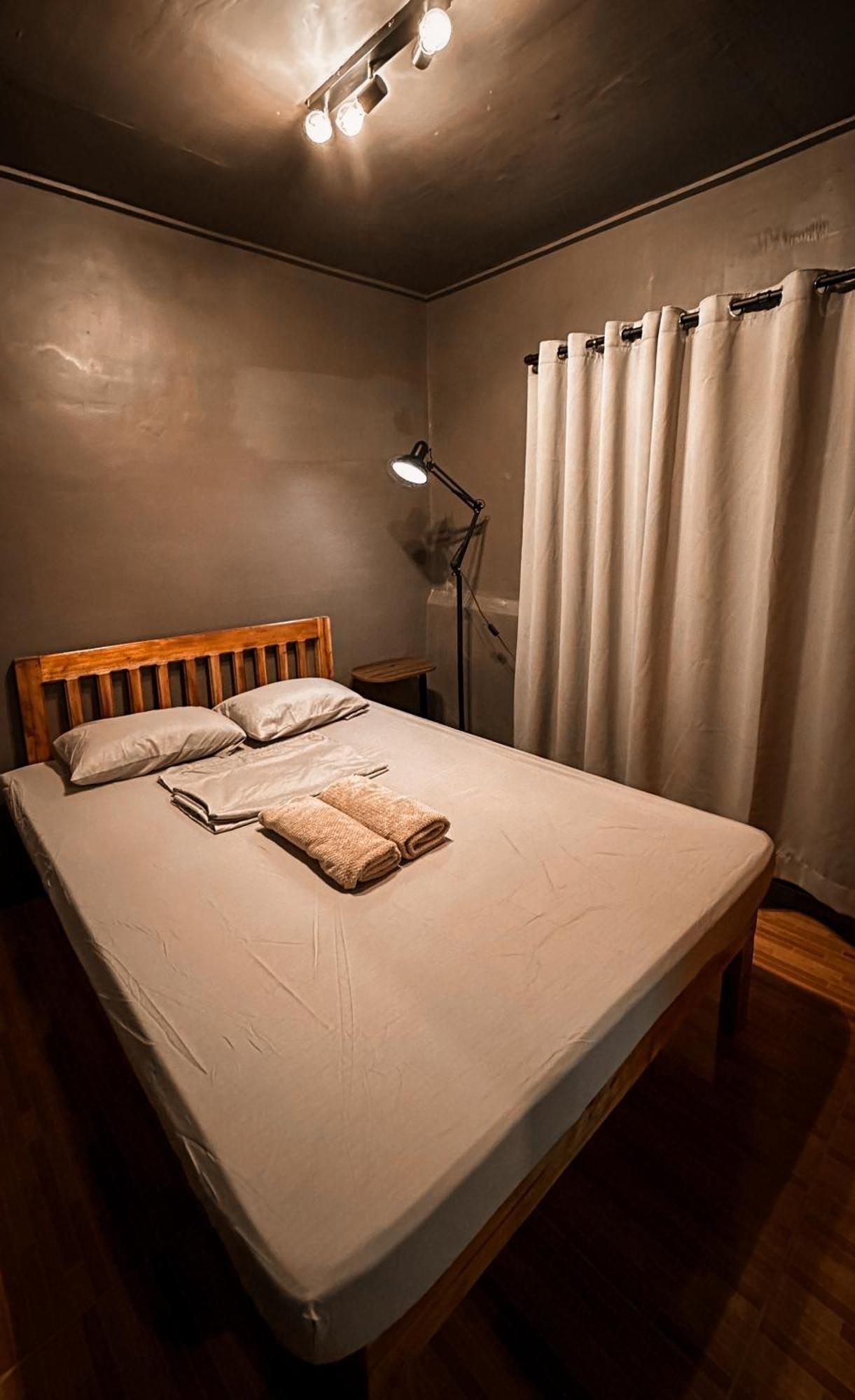 Resting Rabbit Hostel シキホール エクステリア 写真