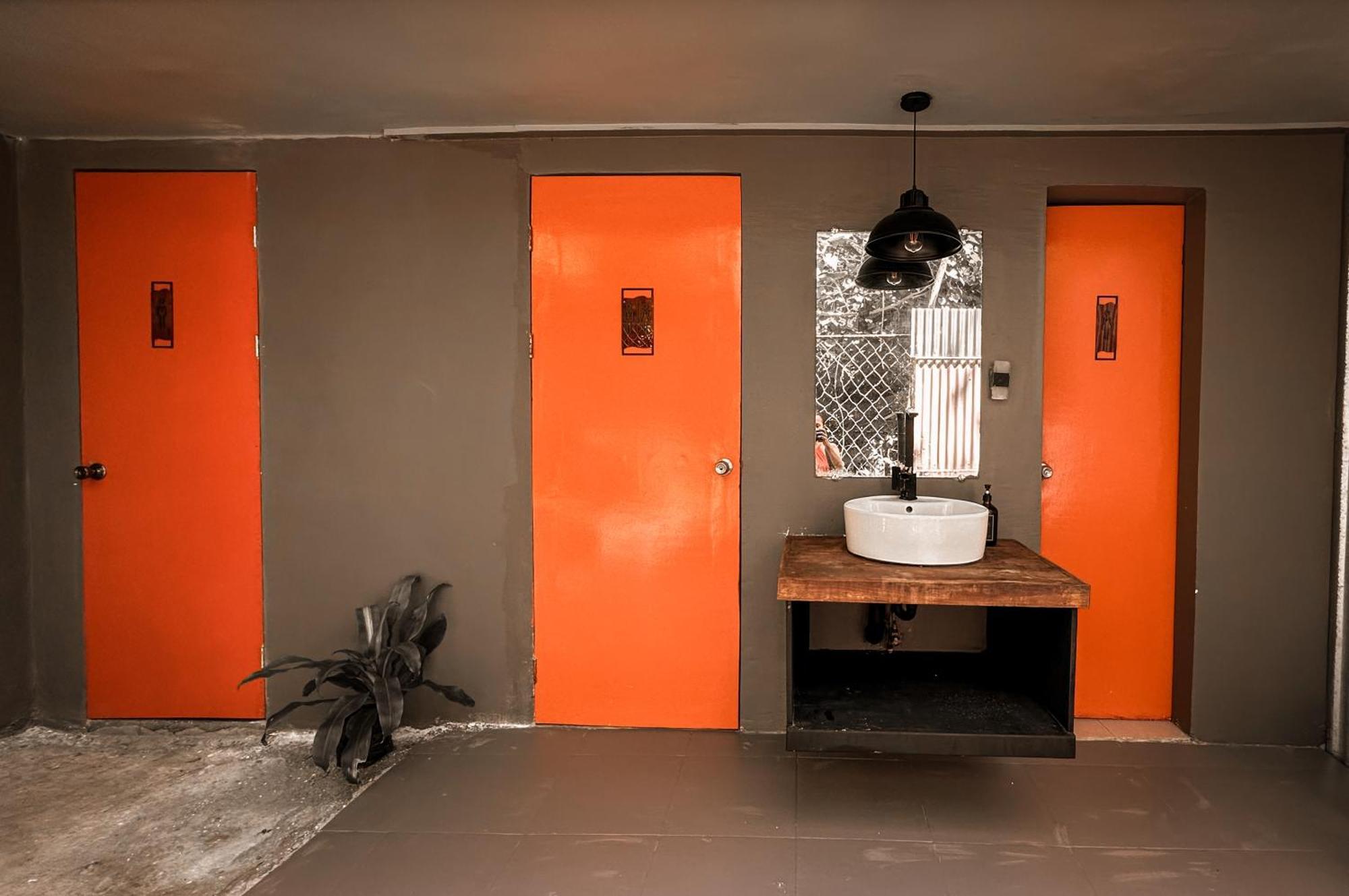 Resting Rabbit Hostel シキホール エクステリア 写真