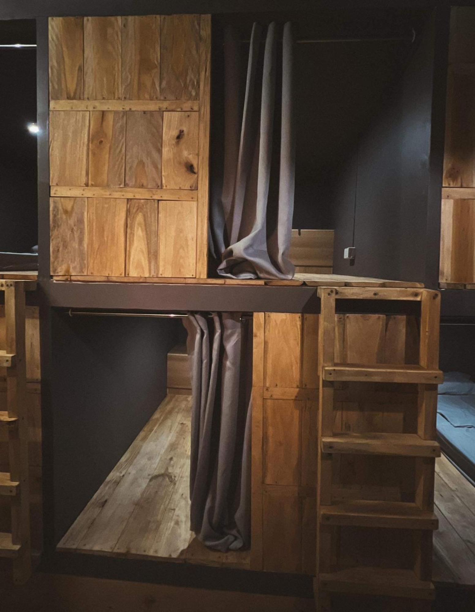 Resting Rabbit Hostel シキホール エクステリア 写真